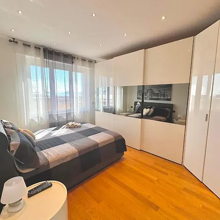 Frank's Sunset Apartman Genova