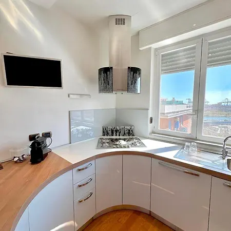 Frank's Sunset Apartman Genova