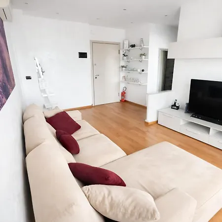 Frank's Sunset Apartman *