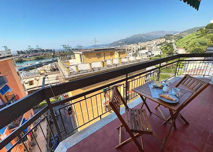 Frank's Sunset Apartment *