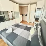 Frank's Sunset Apartman